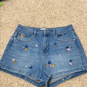 Pacsun embroidered mom short